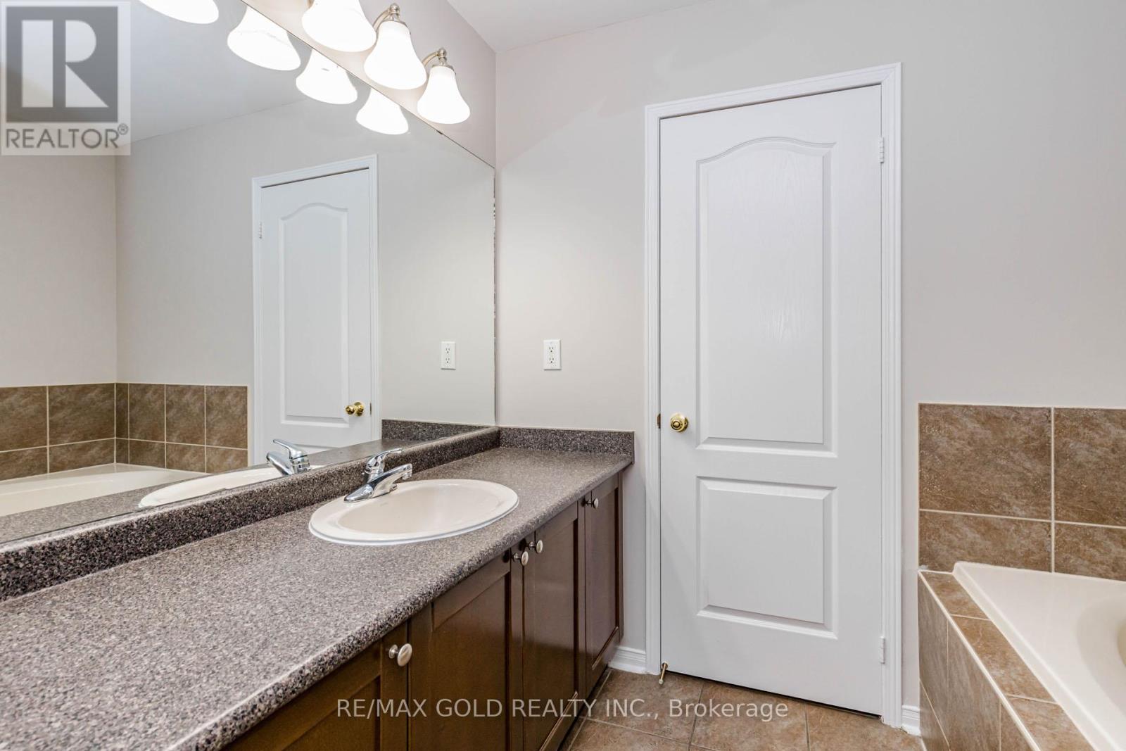 10 Palleschi Drive, Brampton, Ontario  L6P 2S1 - Photo 33 - W13206196