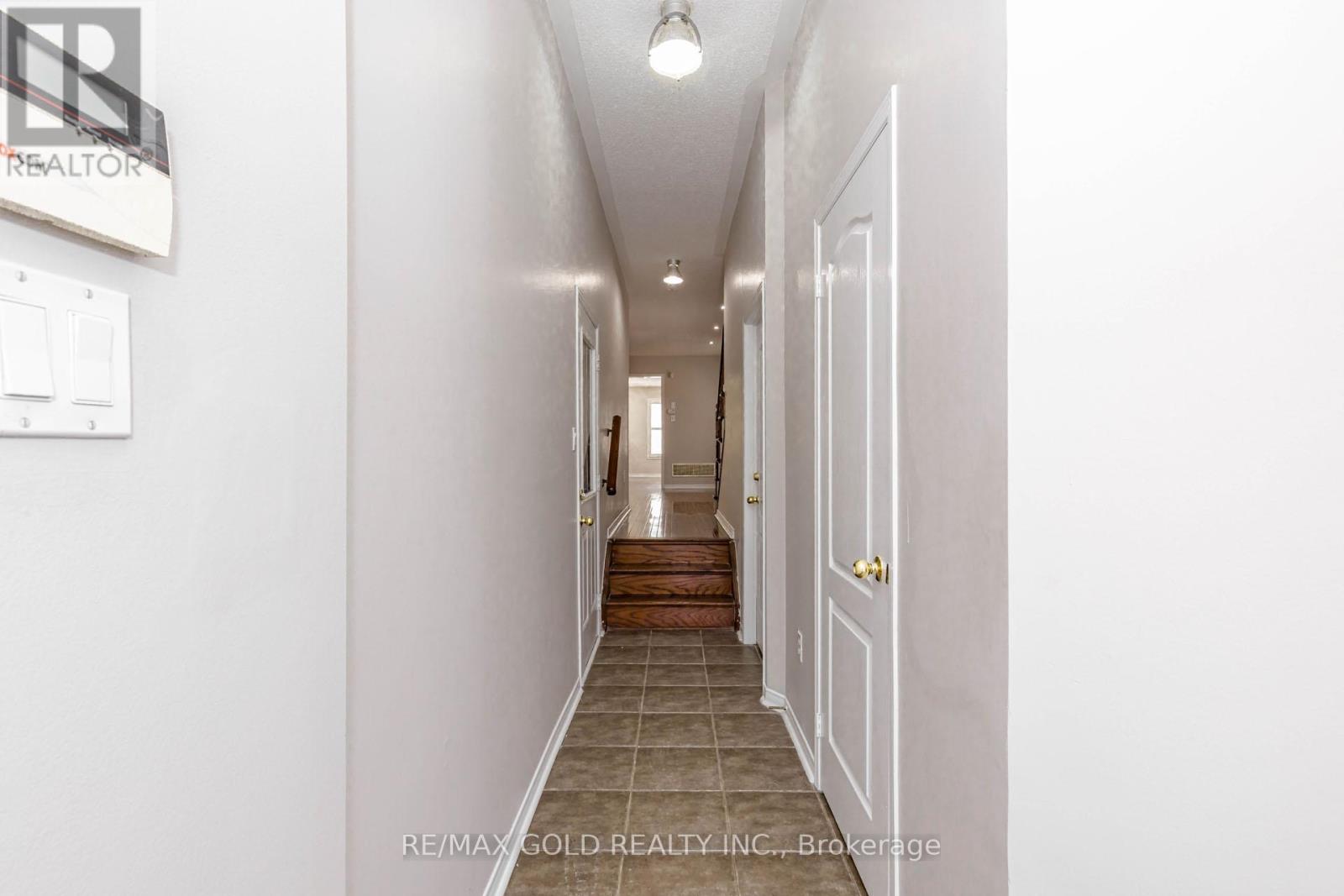 10 Palleschi Drive, Brampton, Ontario  L6P 2S1 - Photo 6 - W13206196