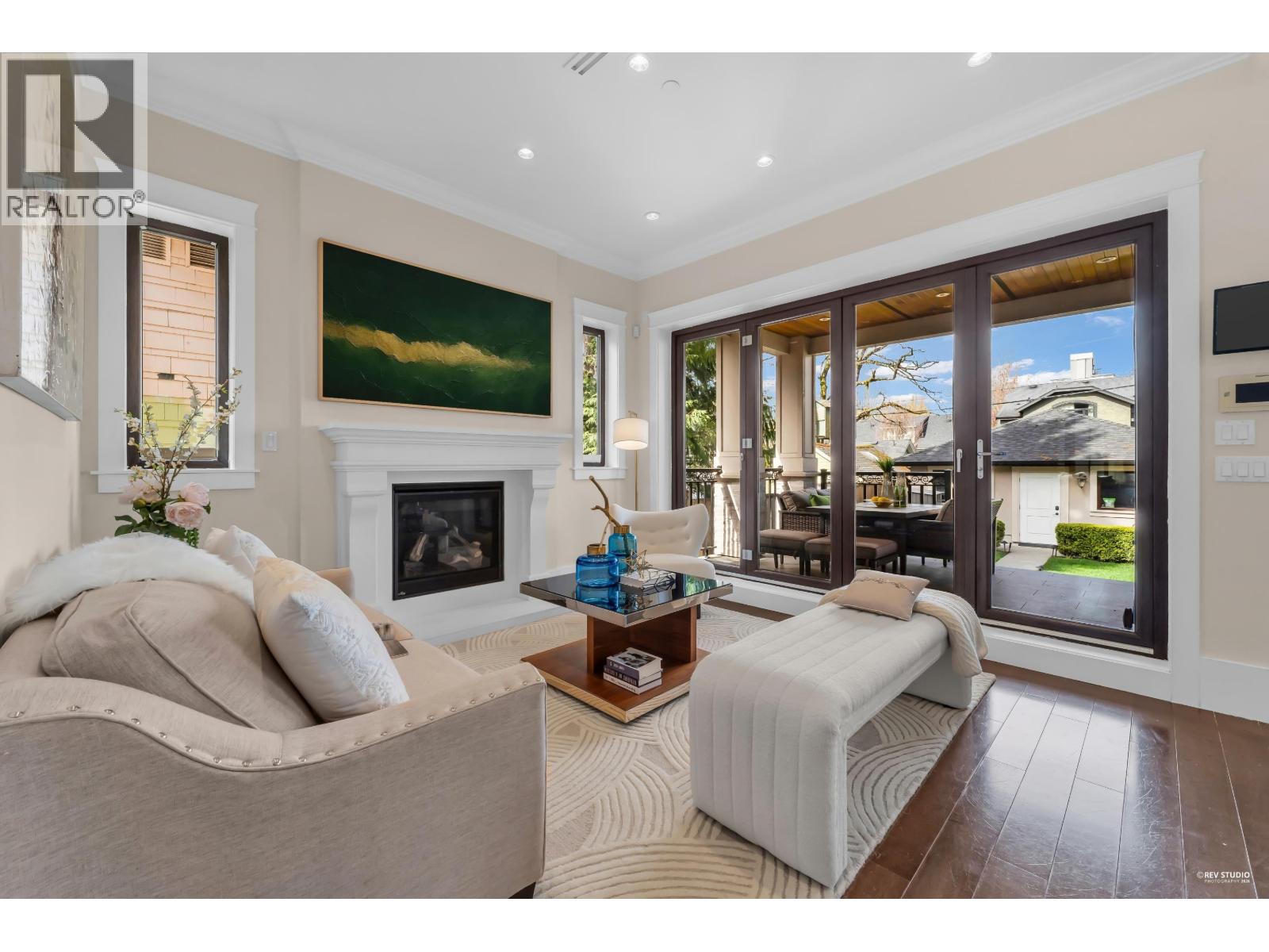 2149 W 46th Avenue, Vancouver, British Columbia  V6M 2L2 - Photo 2 - R3128853