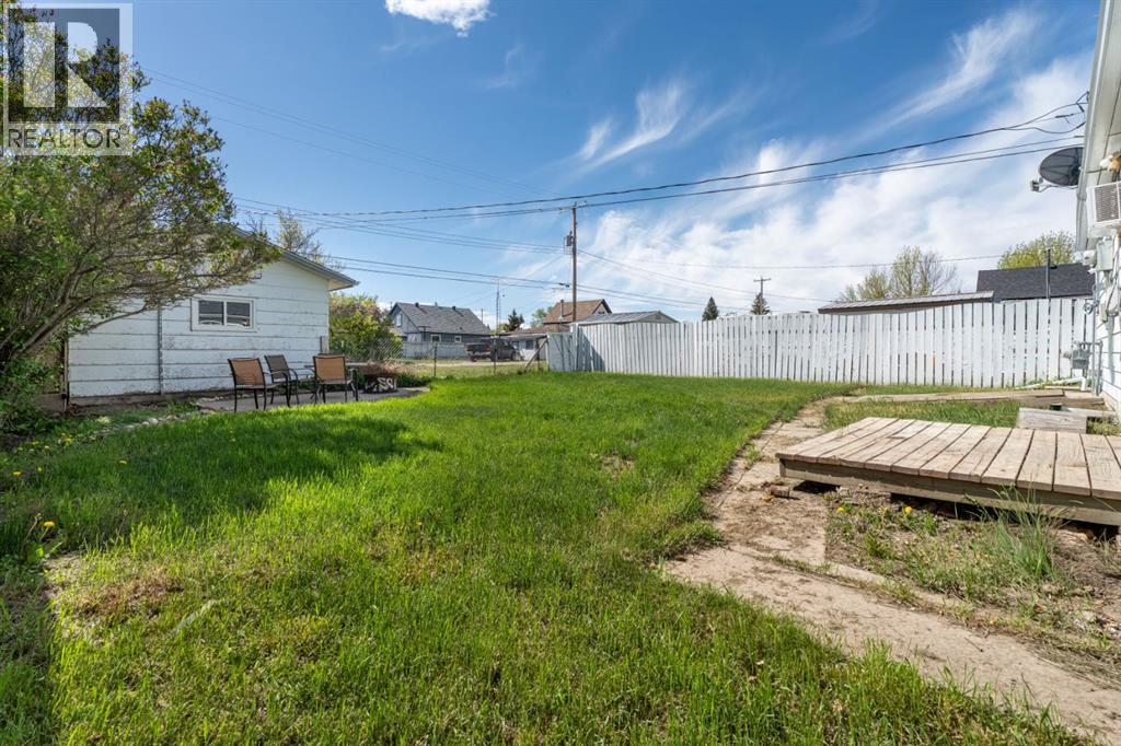 223 2 Street N, Vulcan, Alberta  T0L 2B0 - Photo 28 - A2314047