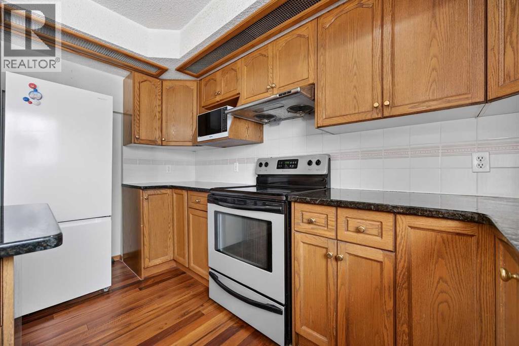 90 Hawkmount Green NW, Calgary, Alberta  T3G 2T9 - Photo 10 - A2298757