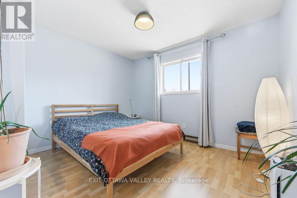 587 Alfred Street E, Pembroke, Ontario  K8A 8A2 - Photo 15 - X13041214