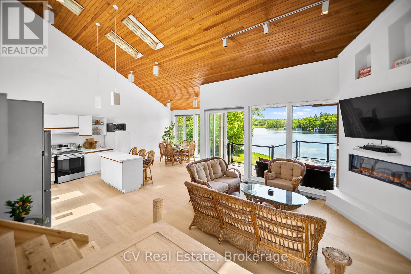 1030 S Sunset Bay Rd, Gravenhurst (Muskoka (S)), Ontario  P1P 1R2 - Photo 10 - X13206252
