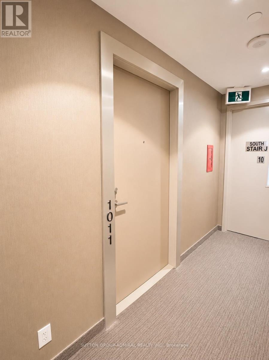 1011 - 100 Harbour Street, Toronto, Ontario  M5J 0B5 - Photo 2 - C13206236