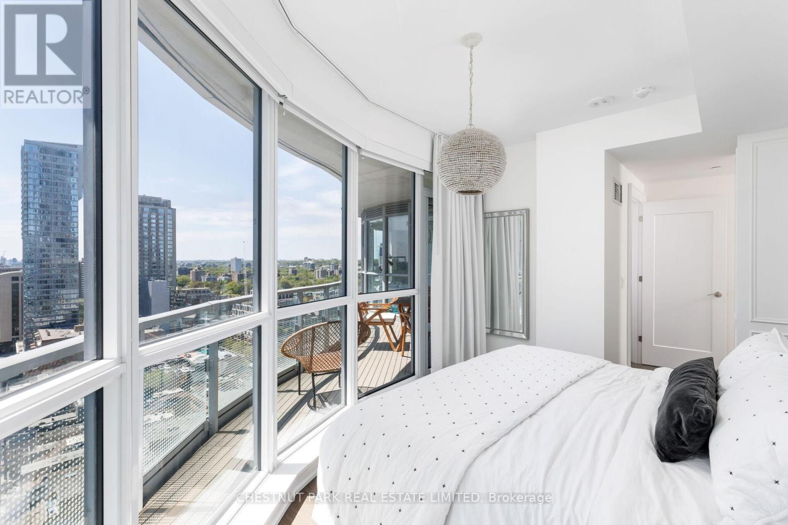 1902 - 88 Cumberland Street, Toronto, Ontario  M5R 0C8 - Photo 19 - C13206250