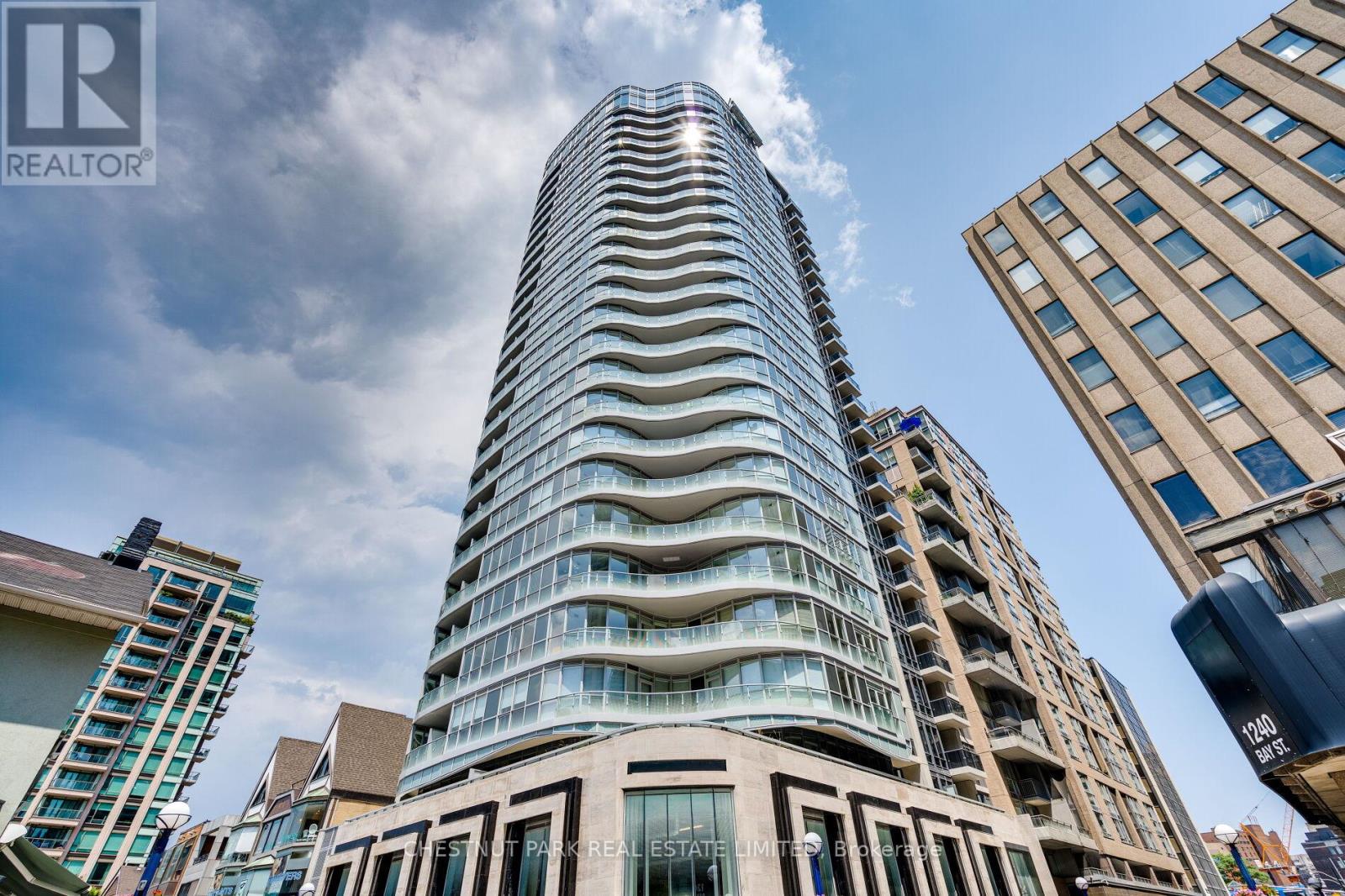 1902 - 88 Cumberland Street, Toronto, Ontario  M5R 0C8 - Photo 2 - C13206250