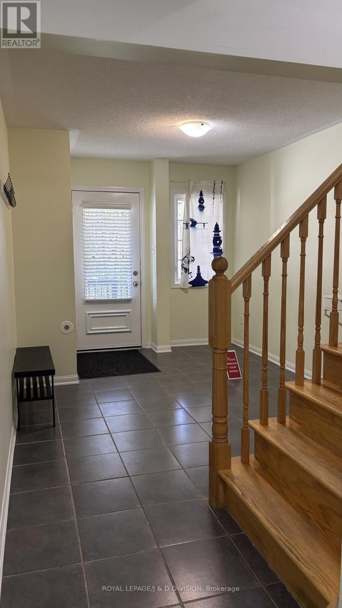 52 Ayers Crescent, Toronto, Ontario  M1L 0B8 - Photo 3 - E13206248