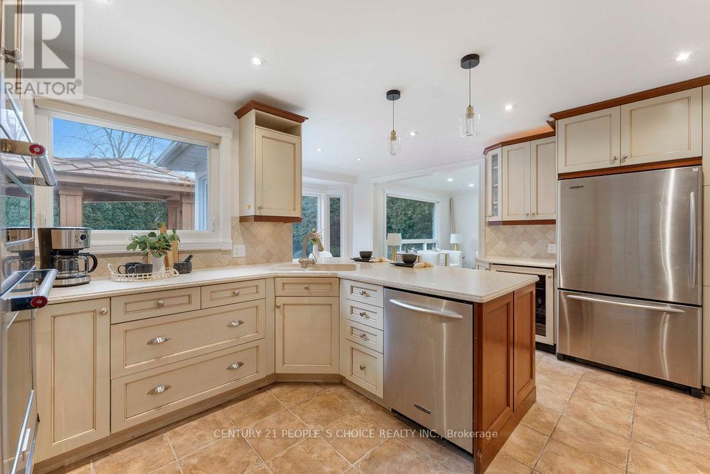 2250 Kenbard Road W, Mississauga, Ontario L5B 2E8 - Photo 11 - W13206234