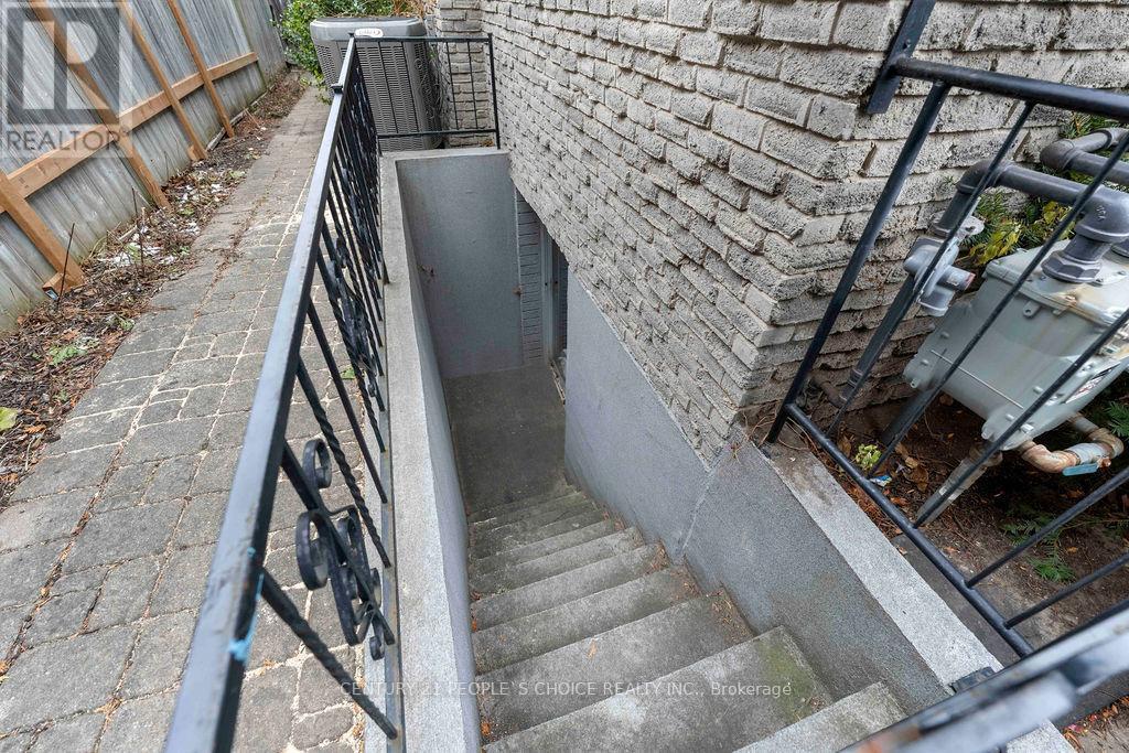 2250 Kenbard Road W, Mississauga, Ontario L5B 2E8 - Photo 41 - W13206234