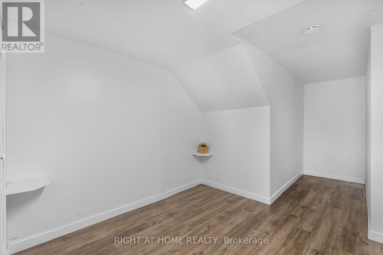 4872 Victoria Avenue, Niagara Falls, Ontario L2E 4C5 - Photo 23 - X13183348