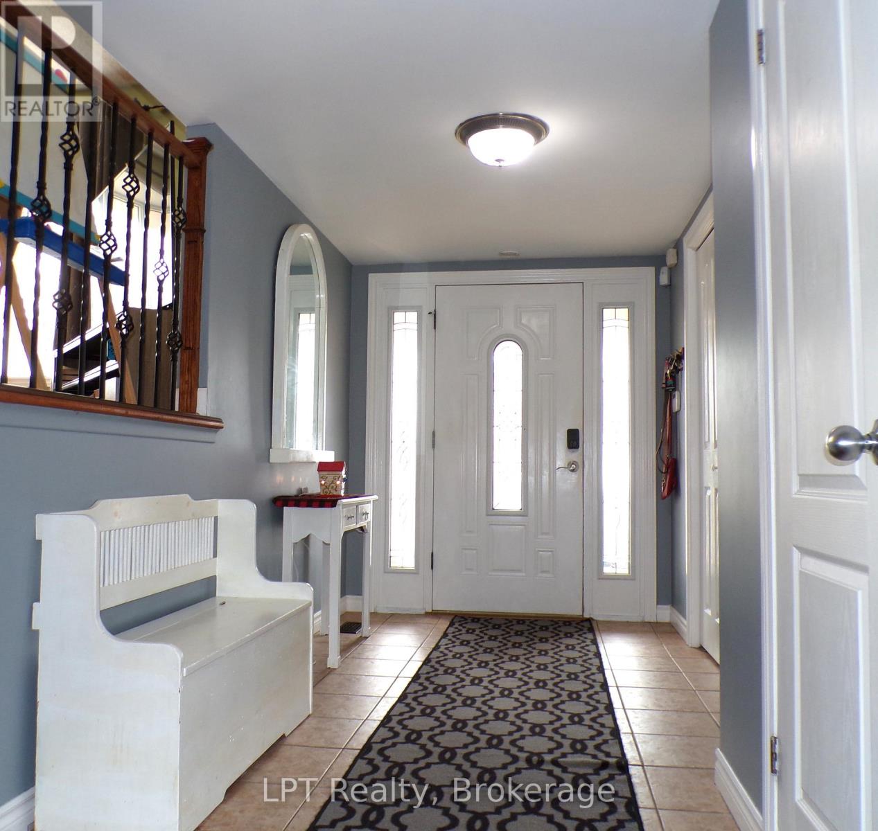 167 Singleton Drive, Belleville, Ontario  K8N 5H4 - Photo 2 - X13123982