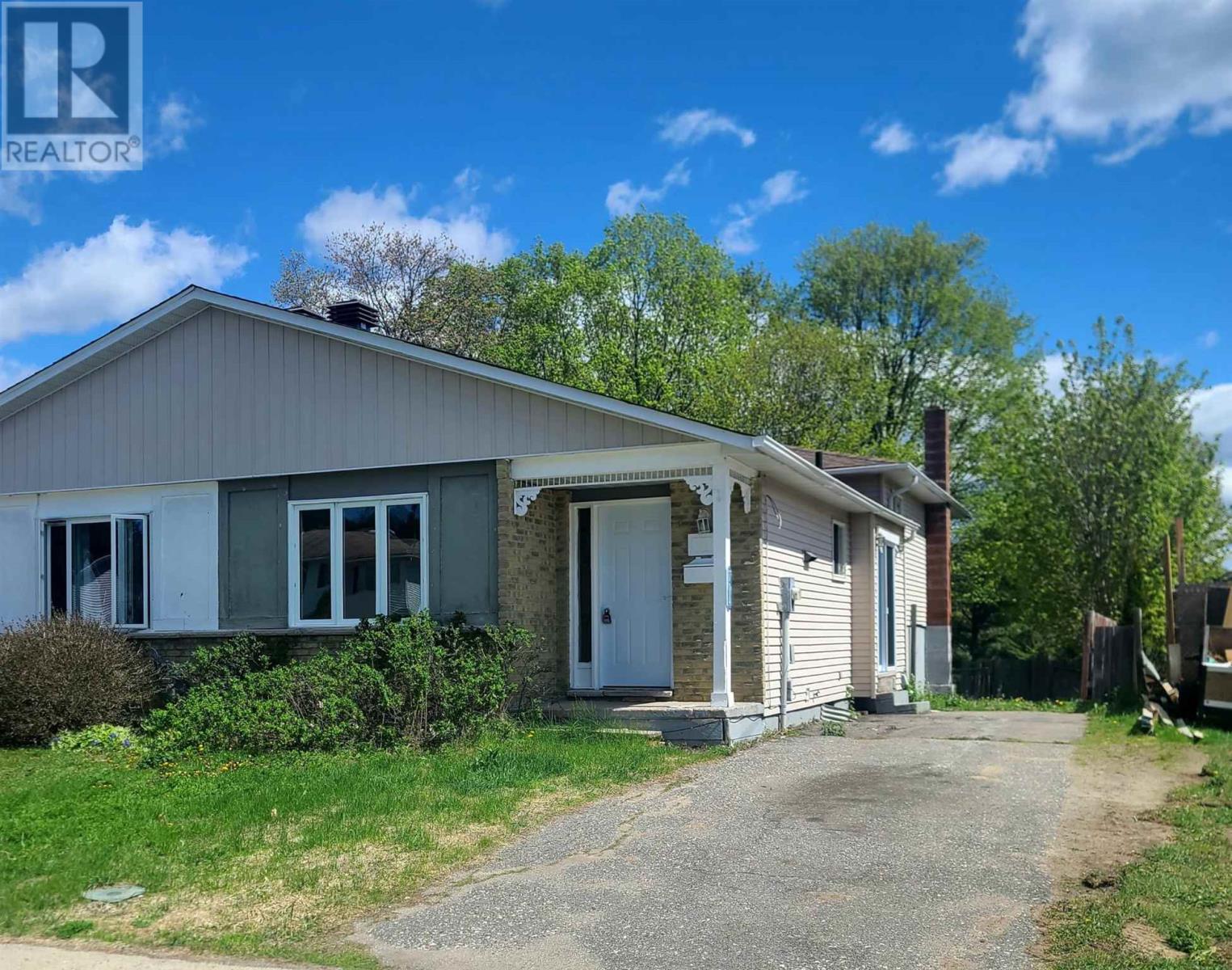 21 Laprairie CRES, Elliot Lake, Ontario