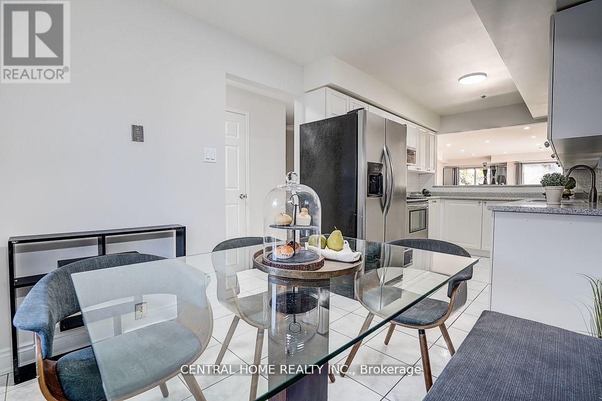 11 - 988 Sheppard Avenue W, Toronto, Ontario  M3H 2T6 - Photo 13 - C13206270