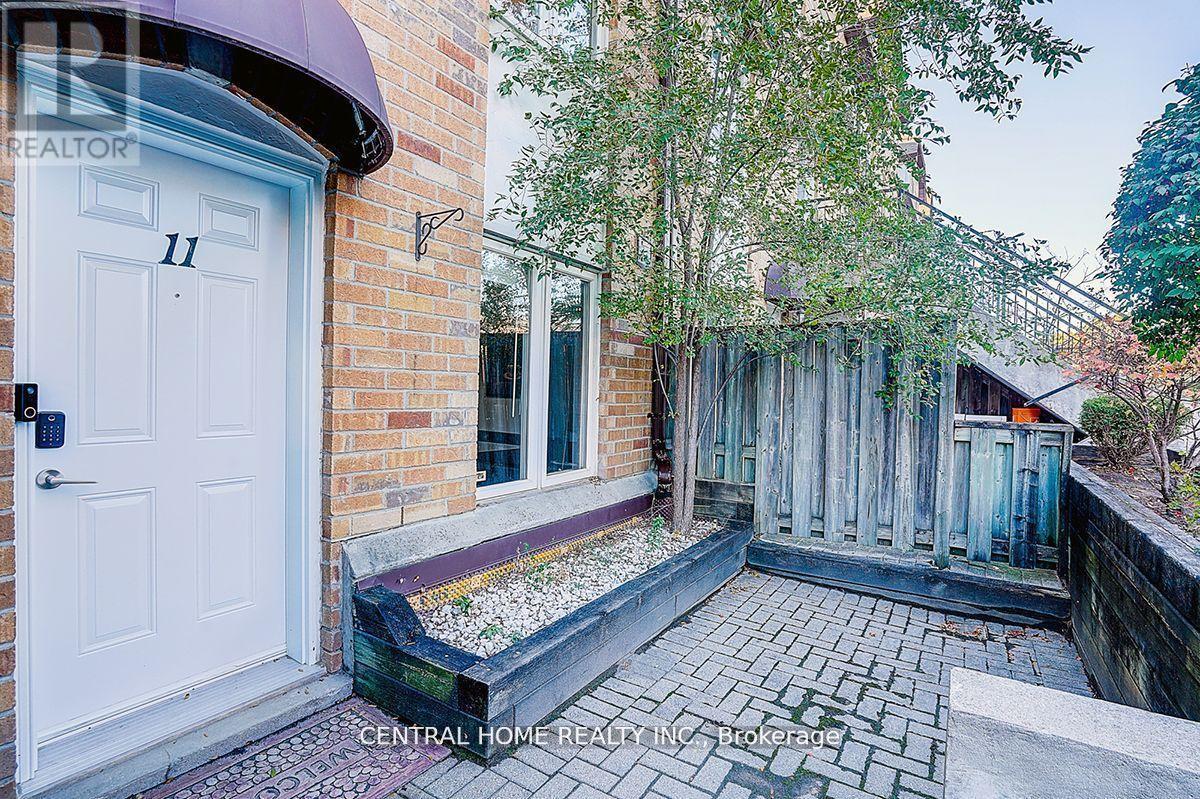 11 - 988 Sheppard Avenue W, Toronto, Ontario  M3H 2T6 - Photo 2 - C13206270
