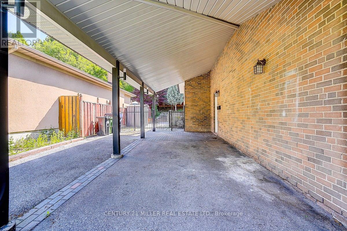 37 Dallington Drive, Toronto, Ontario  M2J 2G4 - Photo 3 - C13206274