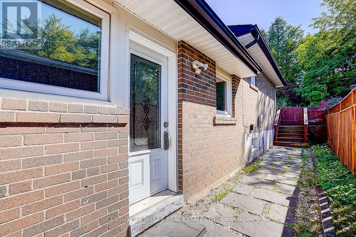 37 Dallington Drive, Toronto, Ontario  M2J 2G4 - Photo 7 - C13206274