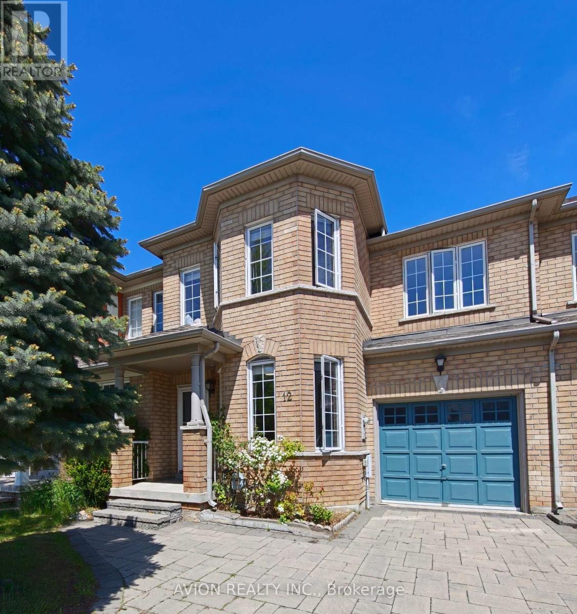 12 RIDEAU DRIVE, Richmond Hill, Ontario