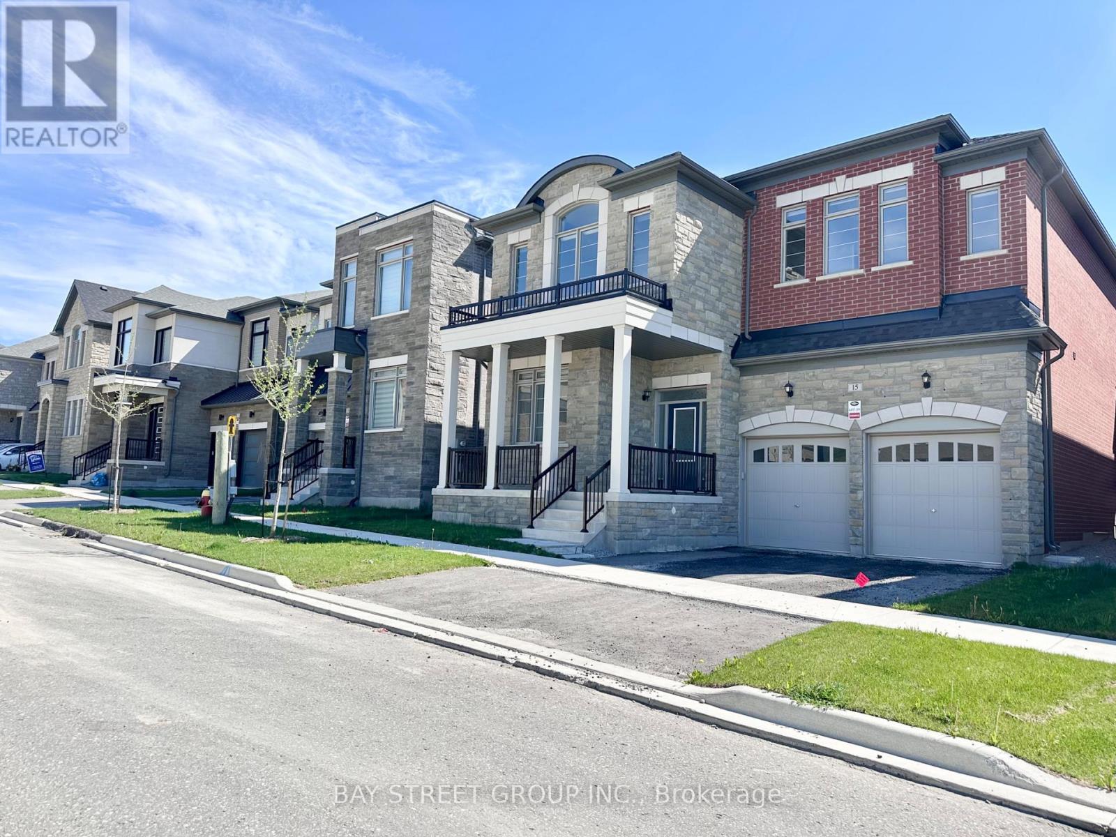 15 Backhouse Drive, Richmond Hill, Ontario  L4E 1M8 - Photo 2 - N13206332