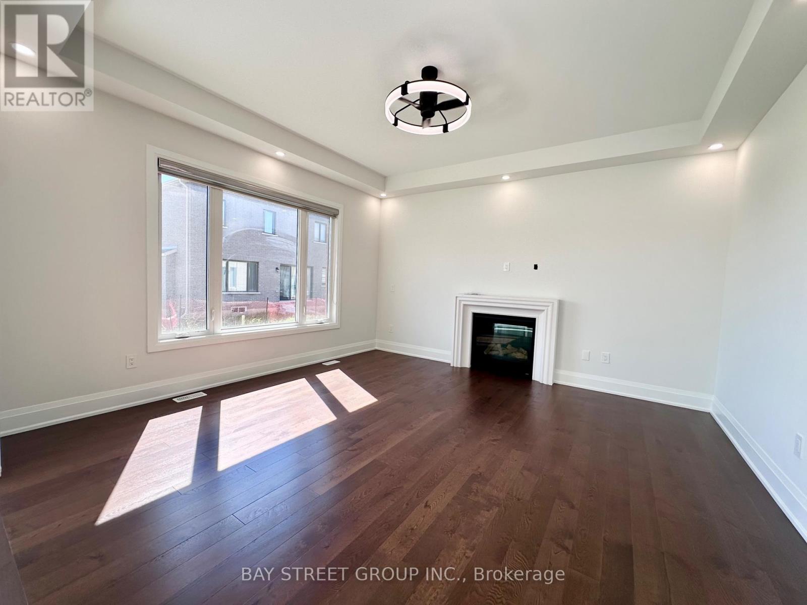 15 Backhouse Drive, Richmond Hill, Ontario  L4E 1M8 - Photo 6 - N13206332