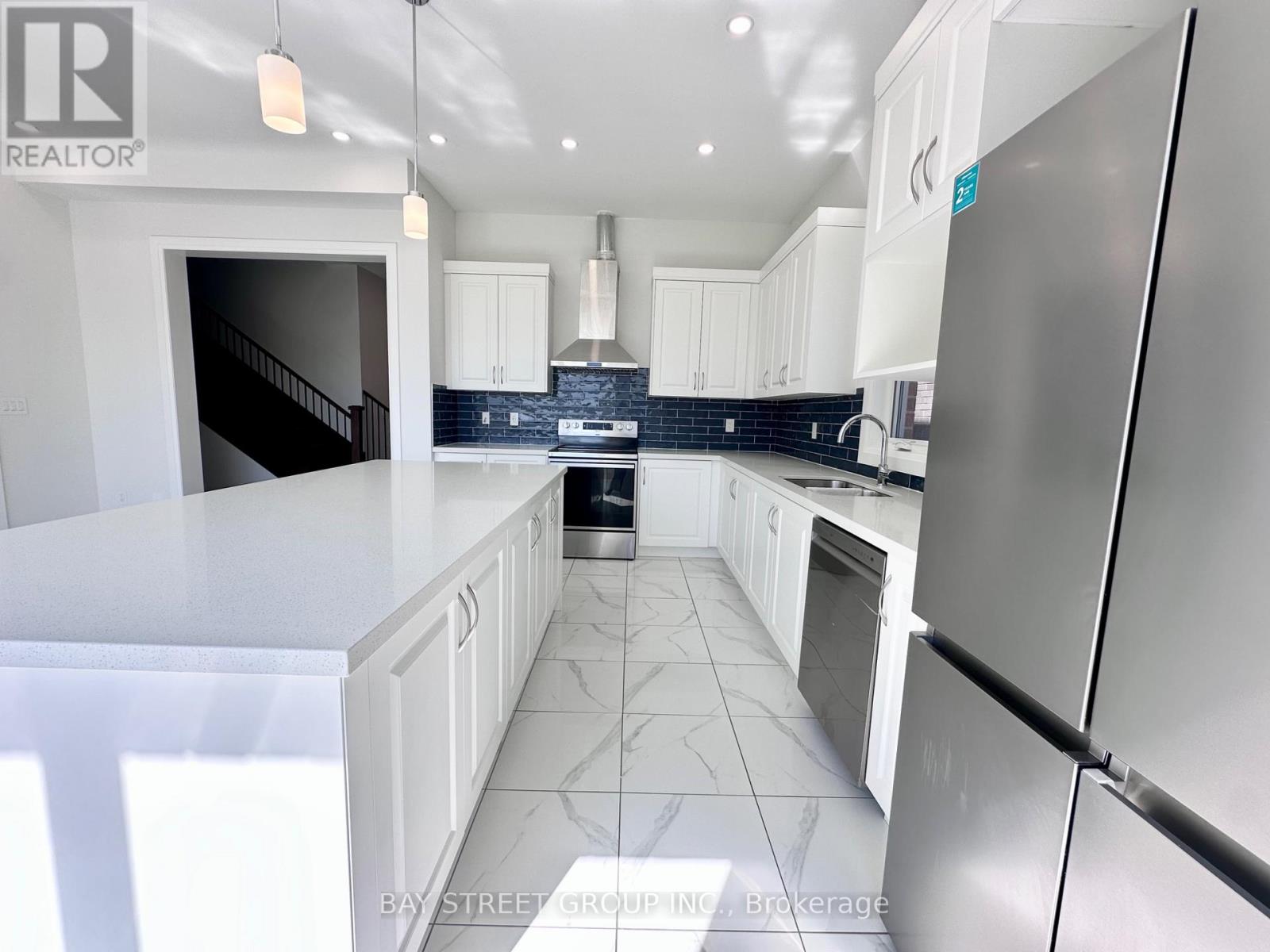 15 Backhouse Drive, Richmond Hill, Ontario  L4E 1M8 - Photo 8 - N13206332