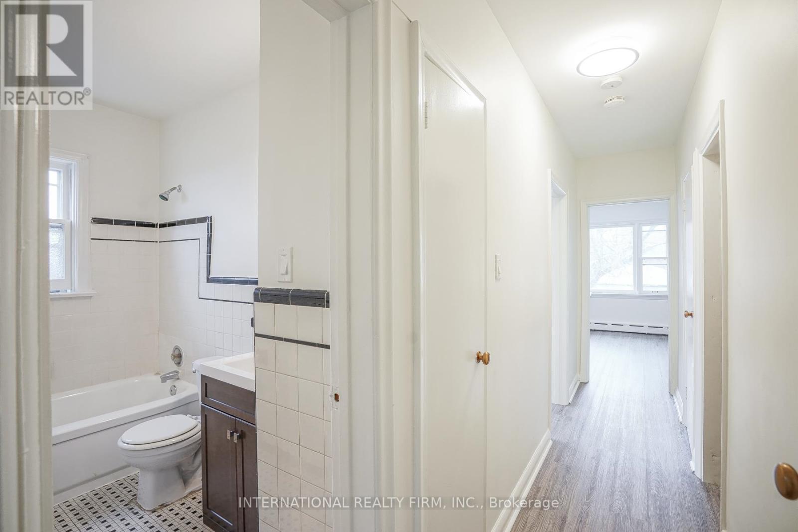 3 - 295 Indian Grove W, Toronto, Ontario  M6P 2H6 - Photo 11 - W13206292
