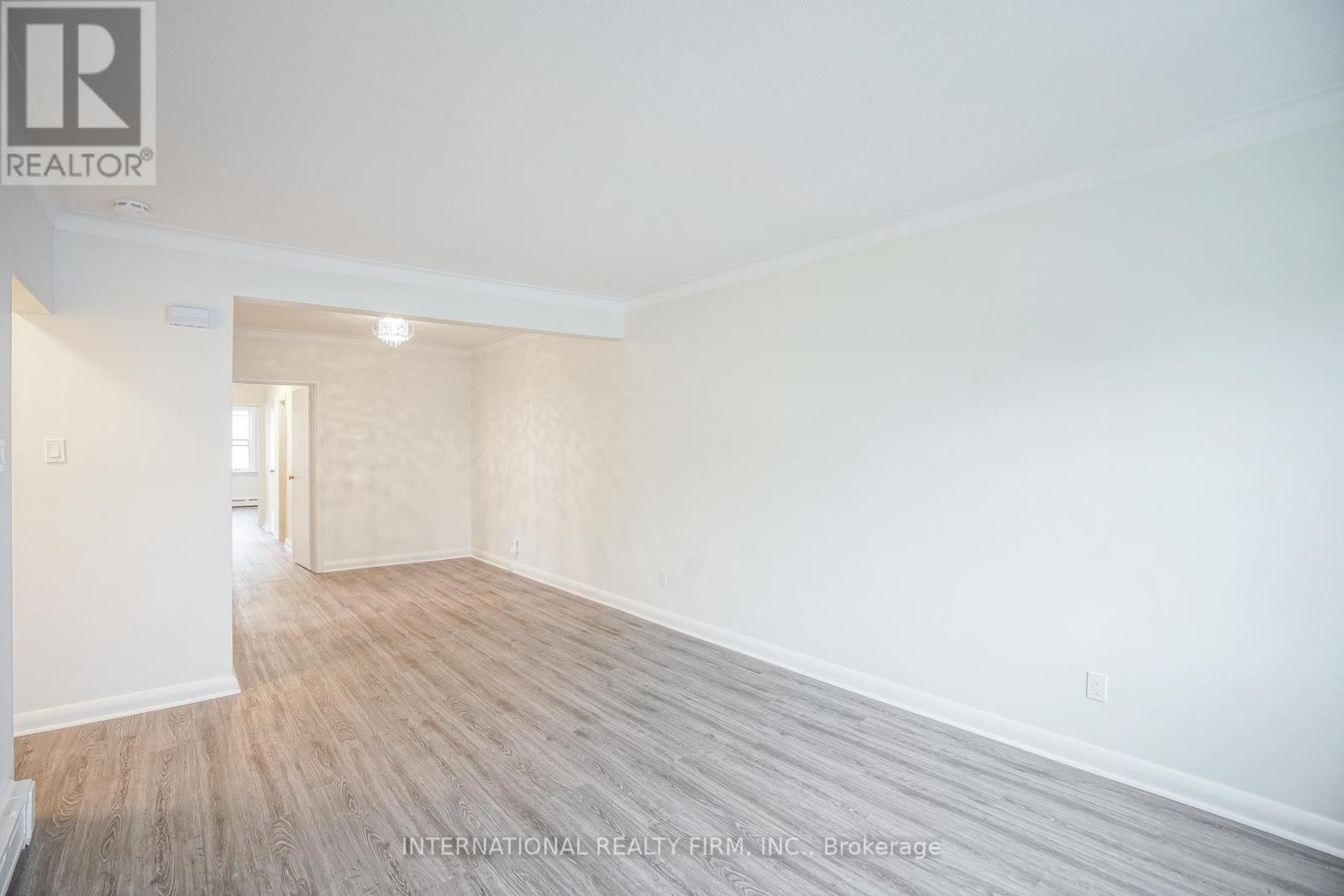 3 - 295 Indian Grove W, Toronto, Ontario  M6P 2H6 - Photo 6 - W13206292