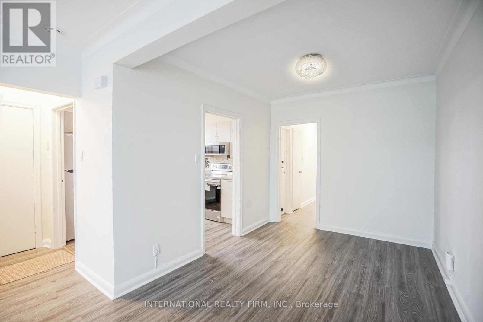 3 - 295 Indian Grove W, Toronto, Ontario  M6P 2H6 - Photo 8 - W13206292