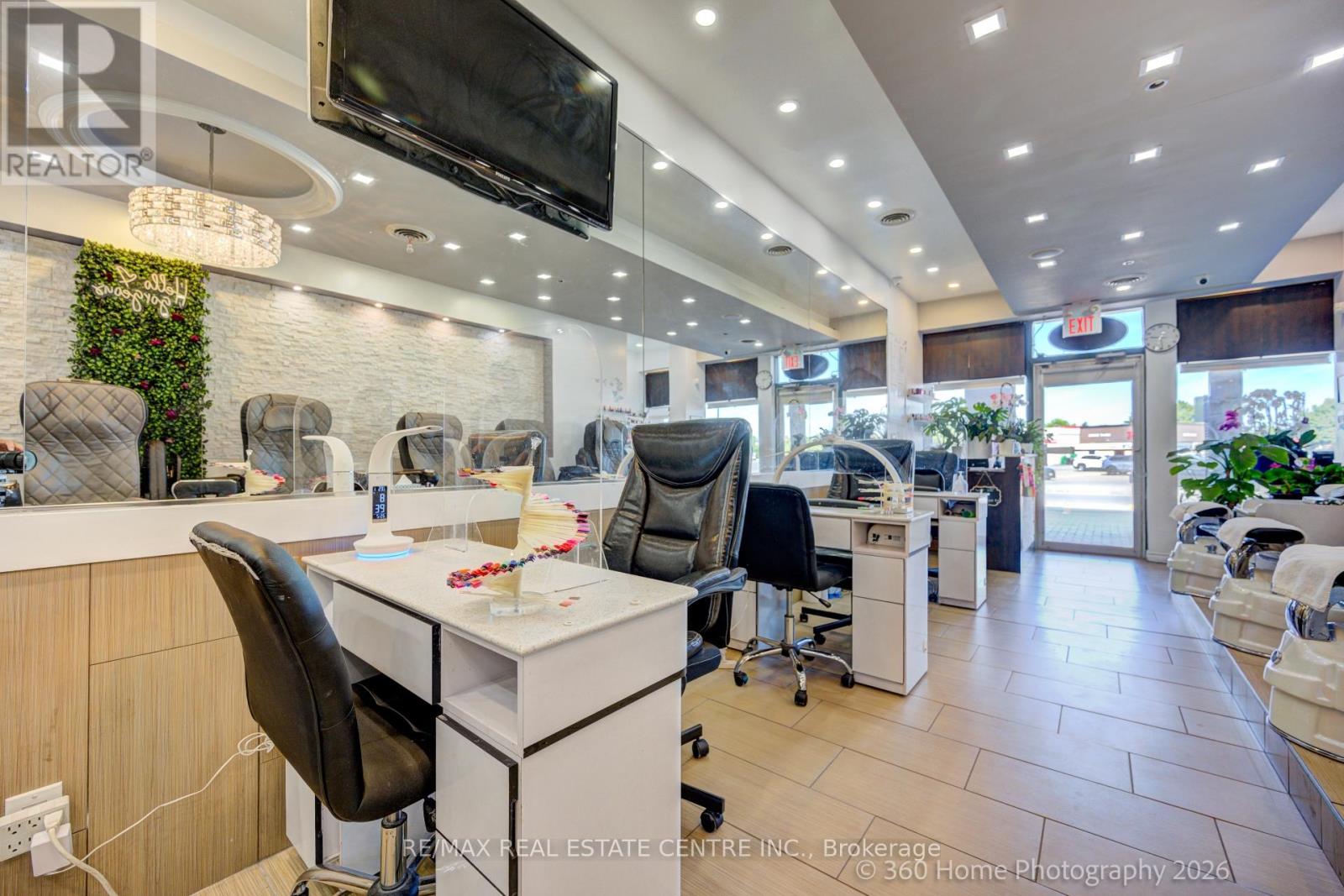 1500 Upper Middle Road W, Oakville, Ontario  L6M 0C2 - Photo 11 - W13206298