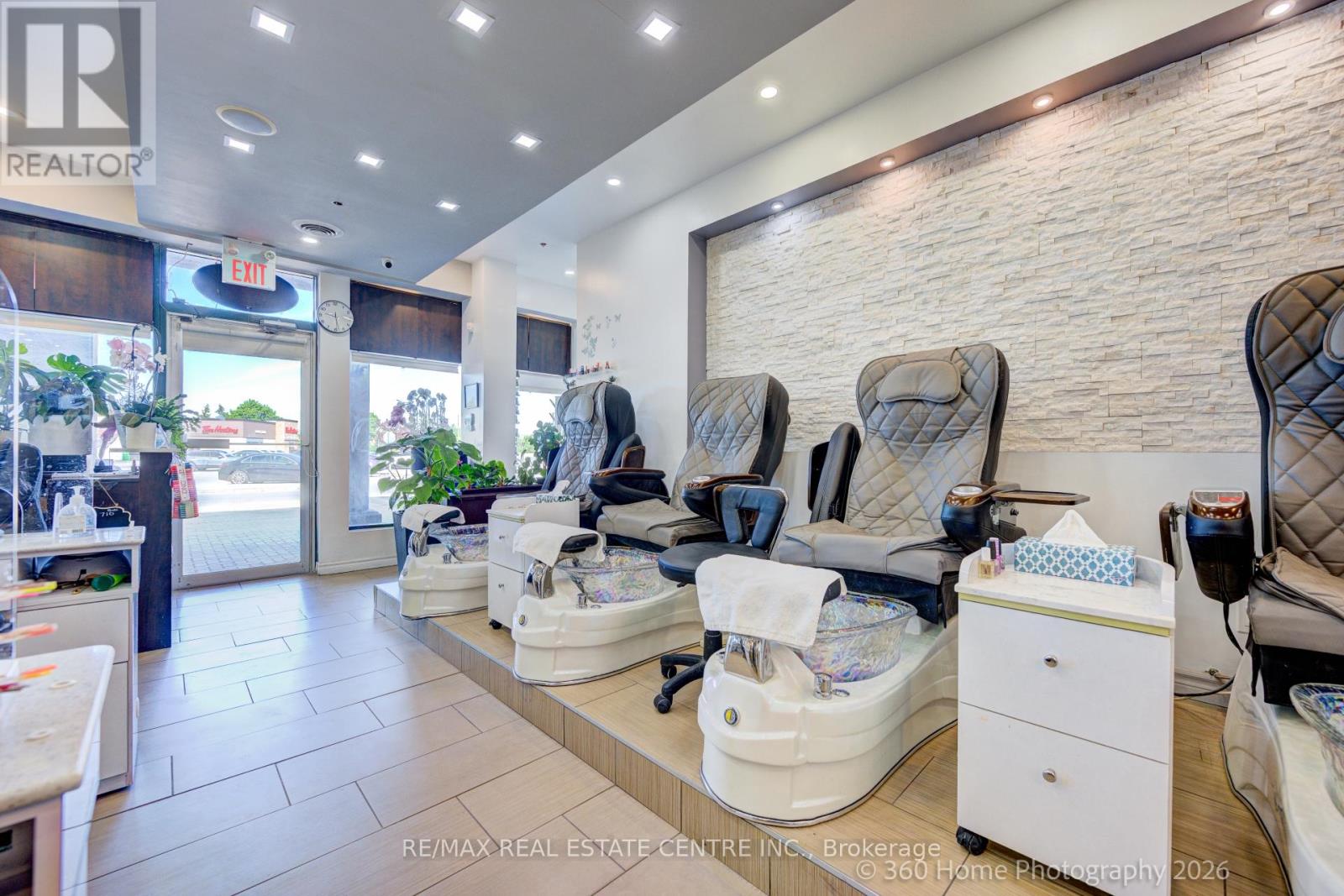 1500 Upper Middle Road W, Oakville, Ontario  L6M 0C2 - Photo 7 - W13206298