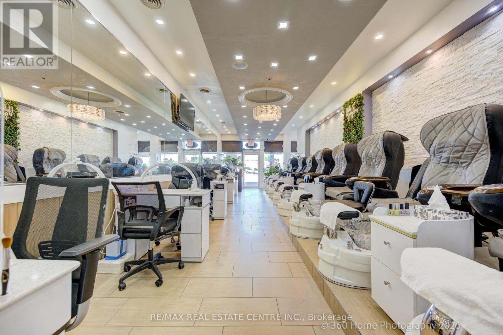 1500 Upper Middle Road W, Oakville, Ontario  L6M 0C2 - Photo 9 - W13206298