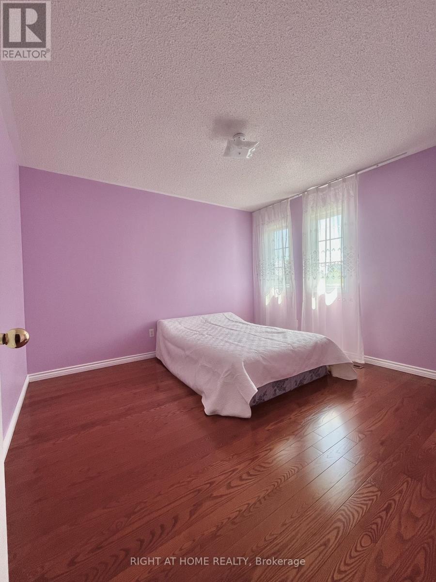 865 Winterton Way, Mississauga, Ontario  L5V 1Z5 - Photo 22 - W13206352