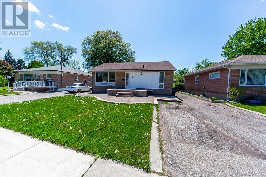 115 Mcmurchy Avenue S, Brampton, Ontario  L6Y 1Z1 - Photo 2 - W13206102