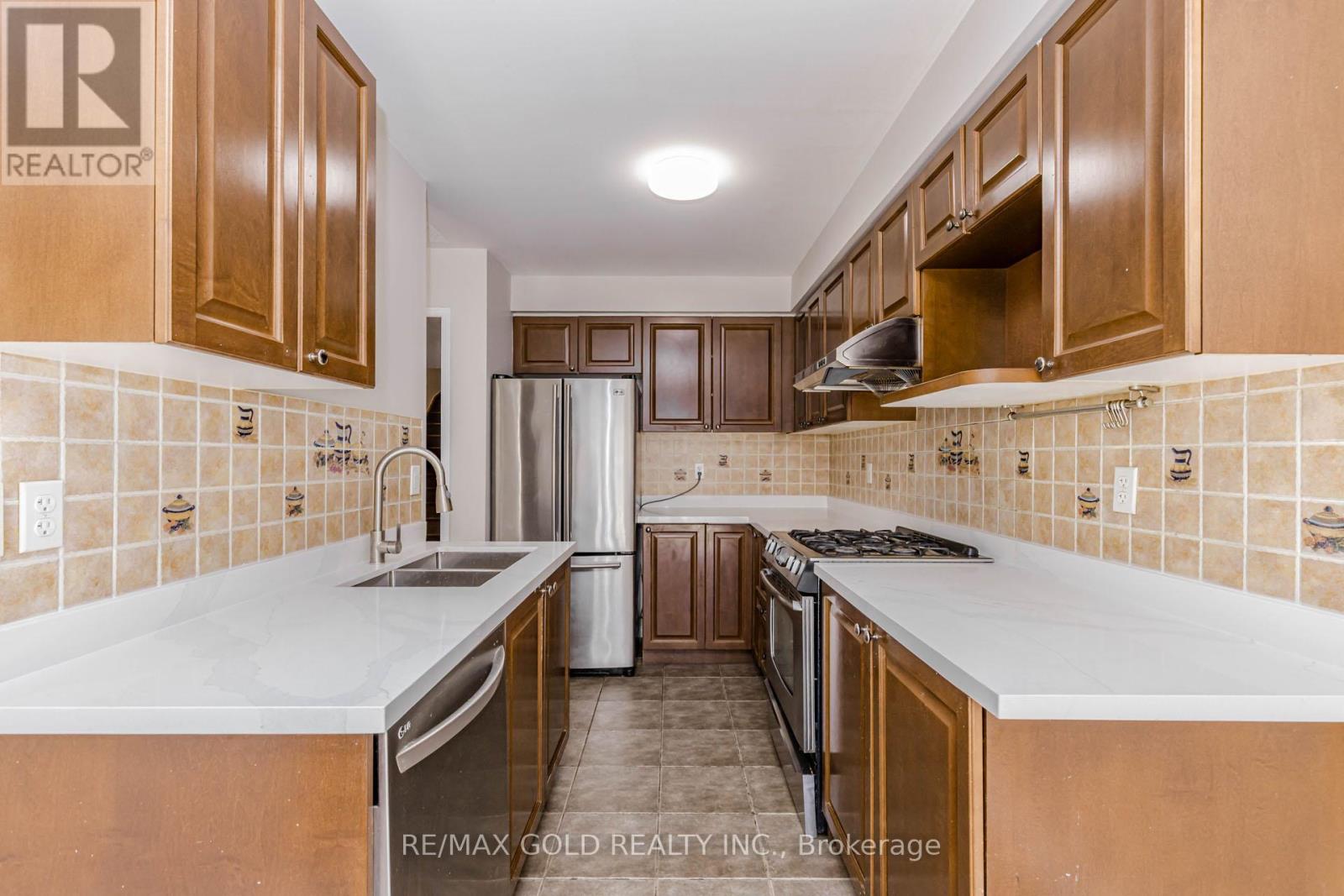 10 Palleschi Drive, Brampton, Ontario  L6P 2S1 - Photo 15 - W13206196