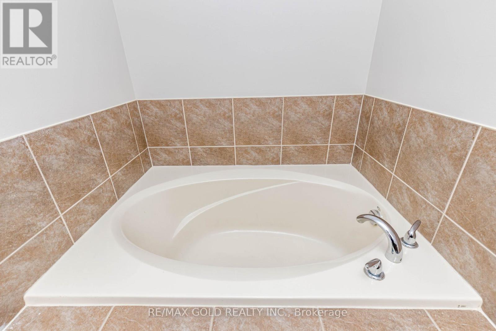 10 Palleschi Drive, Brampton, Ontario  L6P 2S1 - Photo 20 - W13206196