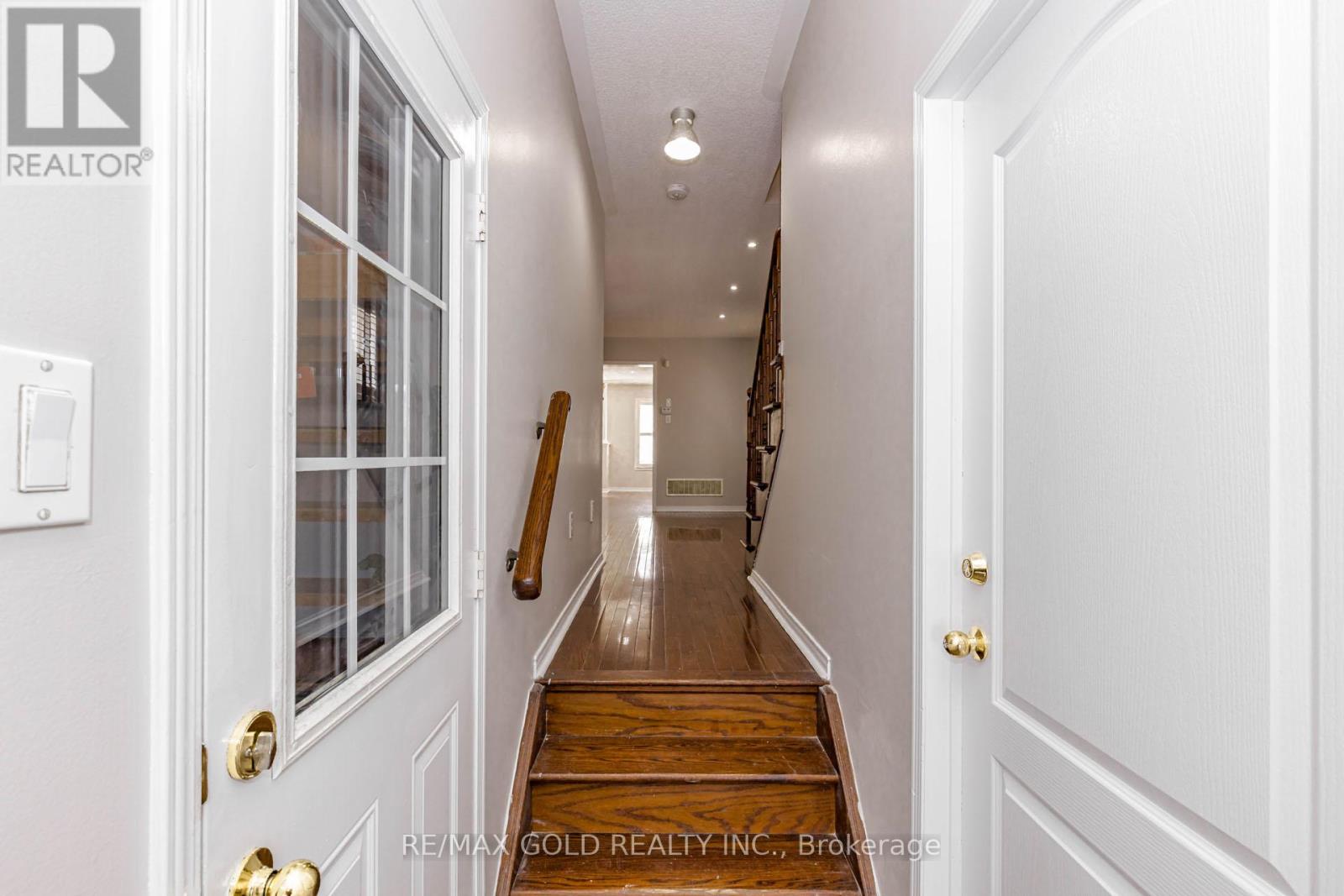 10 Palleschi Drive, Brampton, Ontario  L6P 2S1 - Photo 7 - W13206196