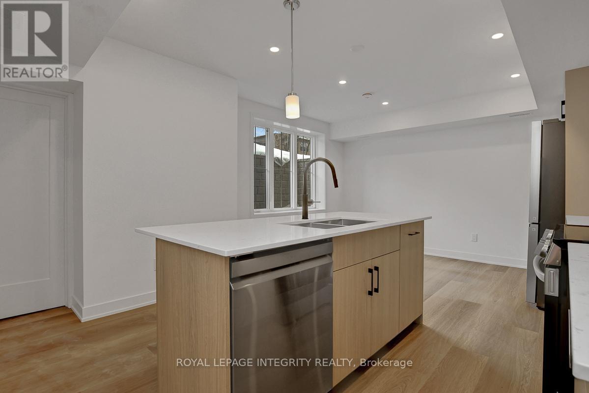 C - 37 Ella Street, Ottawa, Ontario  K1S 2S3 - Photo 2 - X12872544