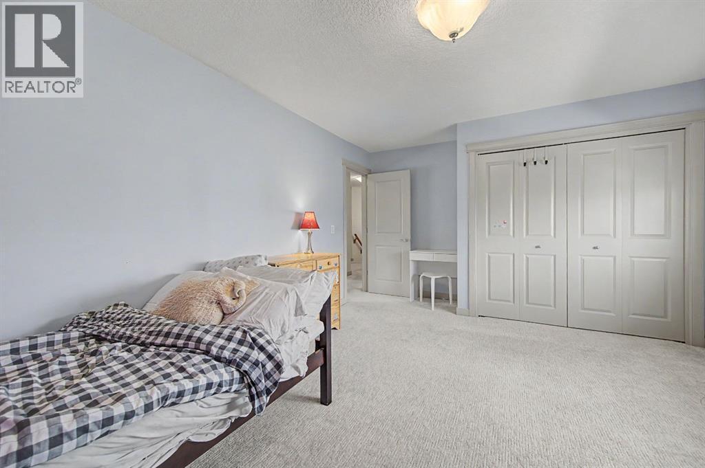 8 Ypres Lane Sw, Calgary, Alberta  T2T 6M9 - Photo 22 - A2313494