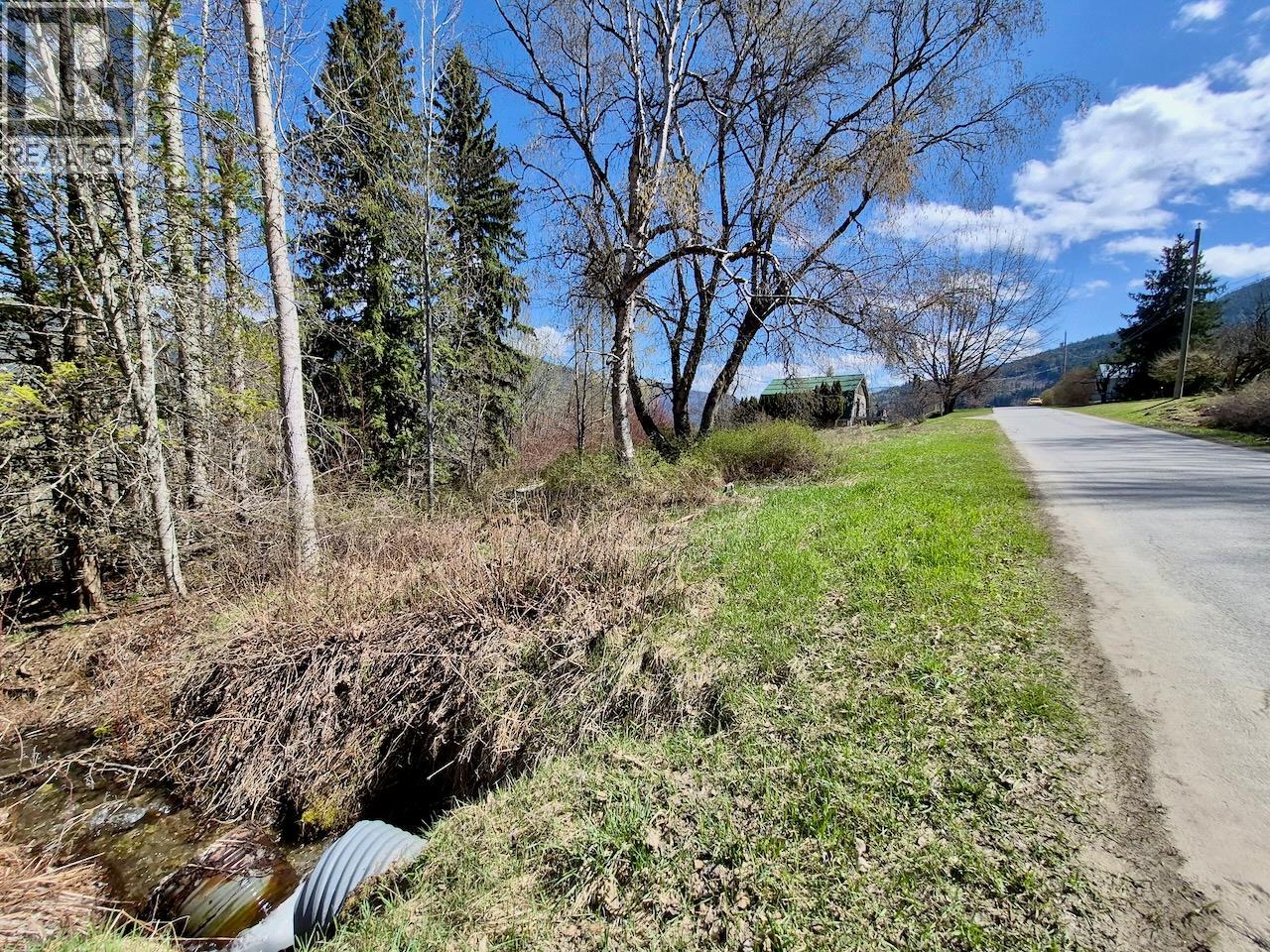 3297 Vindusky Road, Nelson, British Columbia  V1L 6X7 - Photo 10 - 10385170