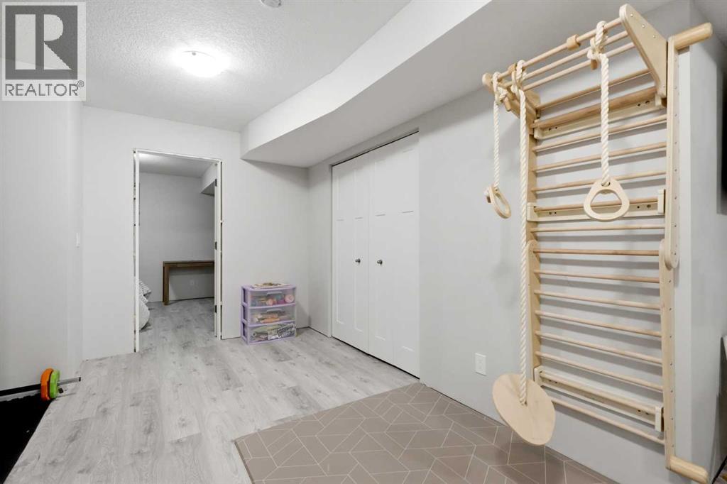 144 South Point Court SW, Airdrie, Alberta  T4B 4K9 - Photo 34 - A2314984