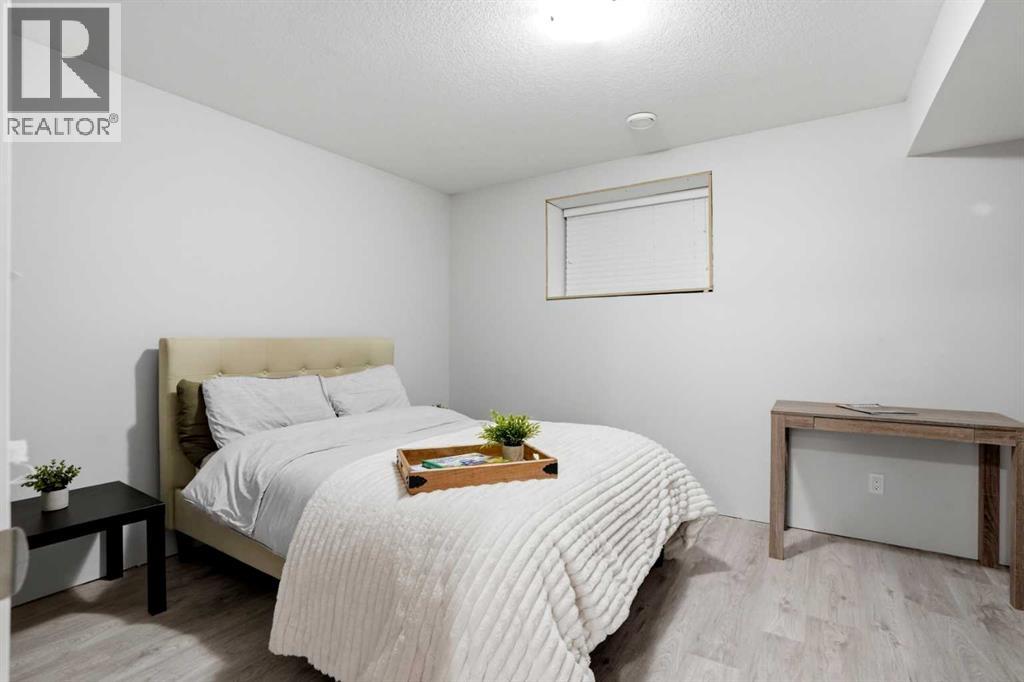 144 South Point Court SW, Airdrie, Alberta  T4B 4K9 - Photo 35 - A2314984