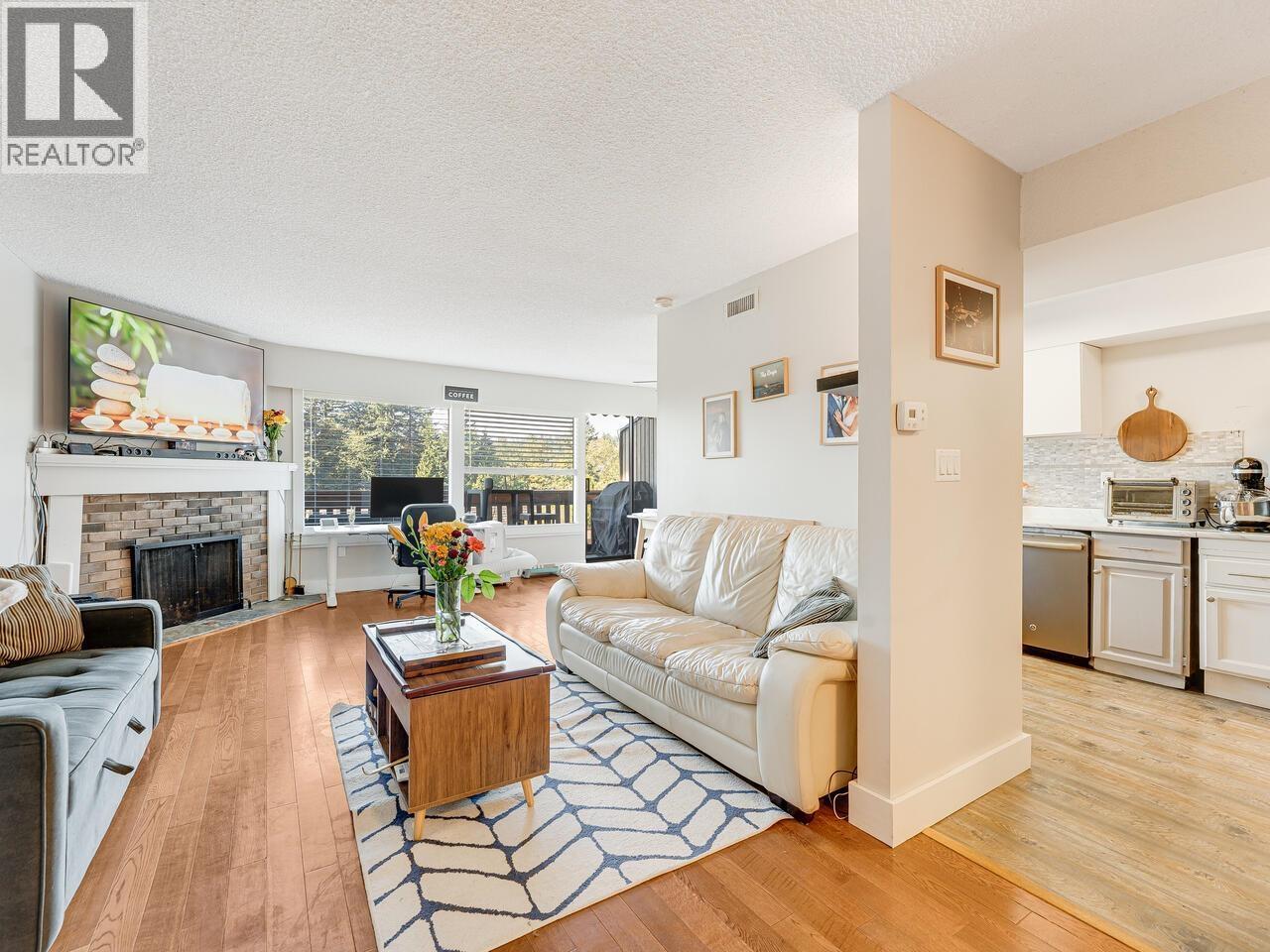 1039 Old Lillooet Road, North Vancouver, British Columbia V7J 3H6 - Photo 4 - R3115312