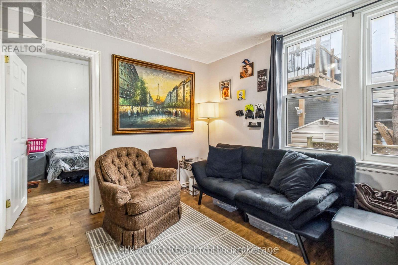 Rear Unit - 66 Cliftonvale Avenue, London South, Ontario  N6J 1J8 - Photo 3 - X13206374