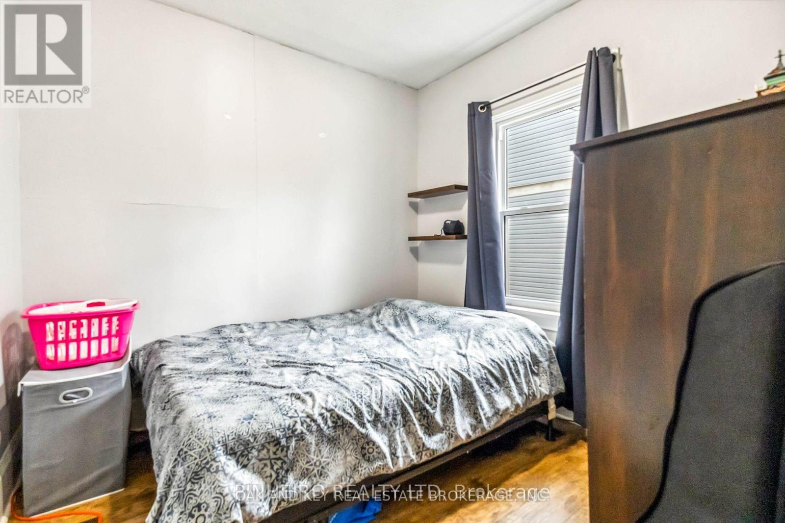 Rear Unit - 66 Cliftonvale Avenue, London South, Ontario  N6J 1J8 - Photo 4 - X13206374