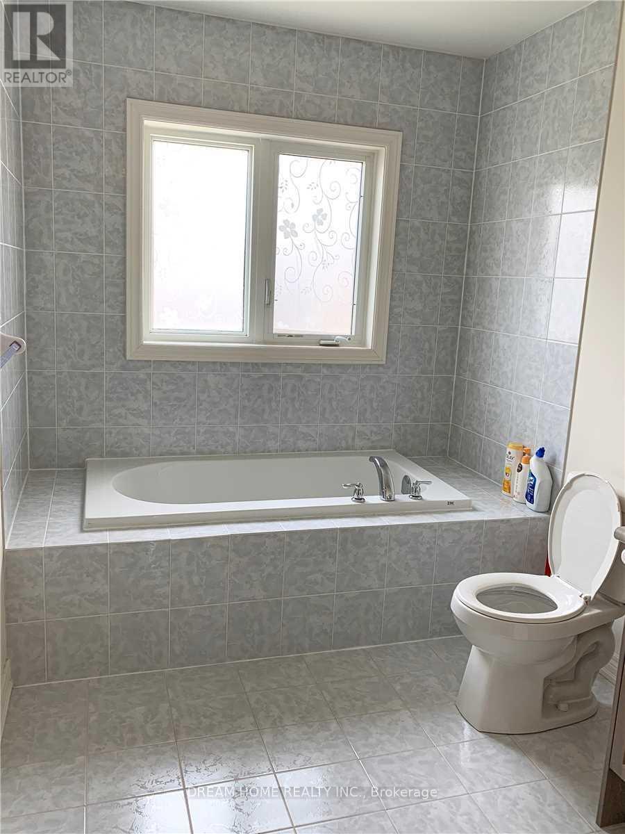 38 William Berczy Boulevard, Markham, Ontario  L6C 0R7 - Photo 7 - N13206402