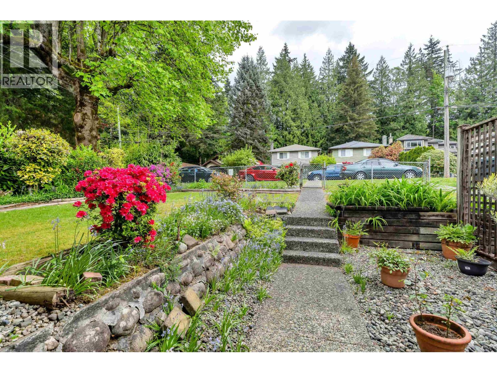 1555 Burrill Avenue, North Vancouver, British Columbia  V7K 1L8 - Photo 3 - R3128614