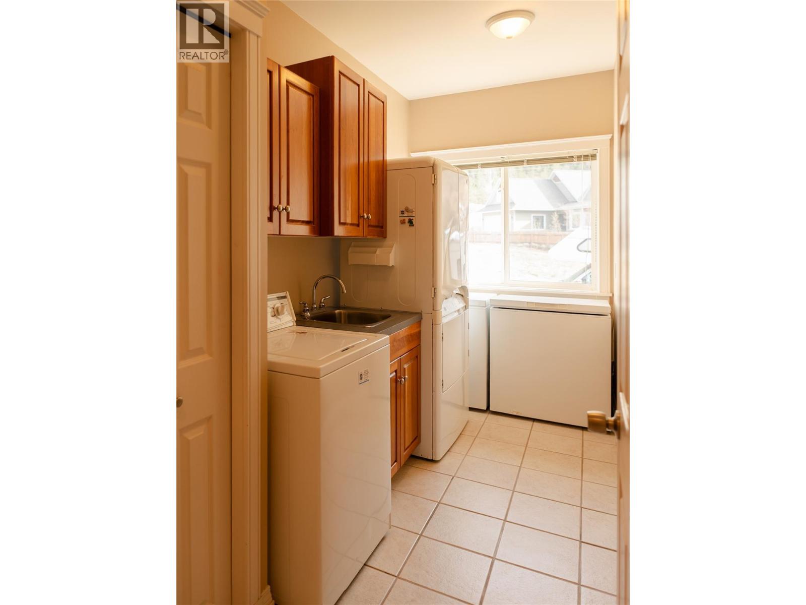 449 Hampton Gray Place, Nelson, British Columbia  V1L 7A8 - Photo 36 - 10383234