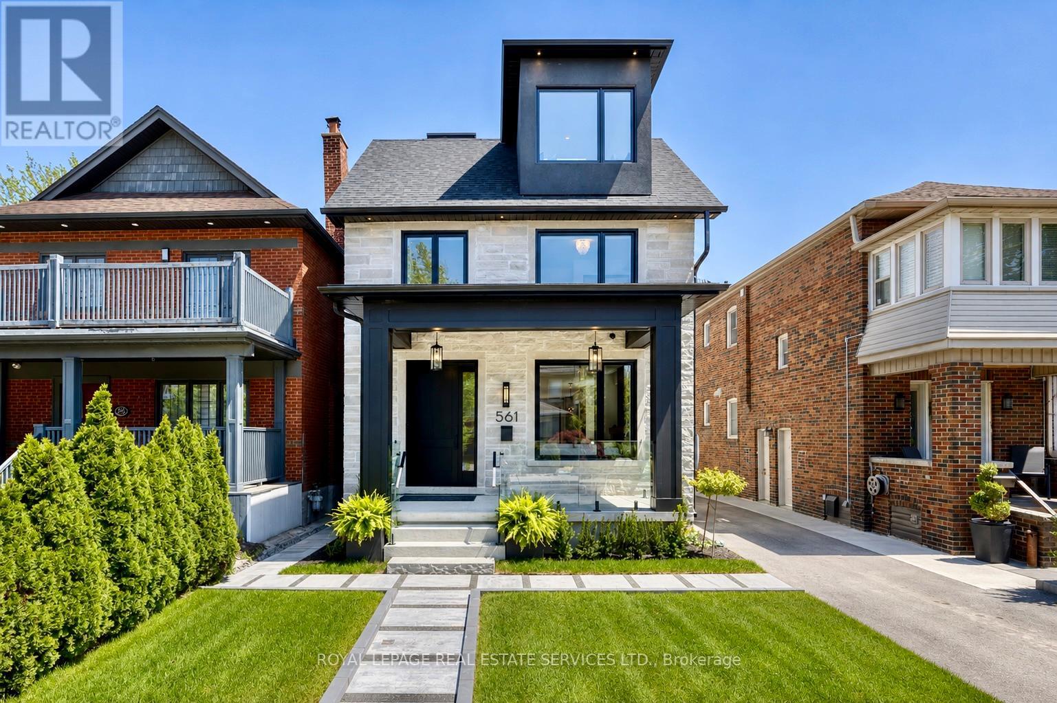 561 Durie Street, Toronto, Ontario  M6S 3H2 - Photo 3 - W13205966