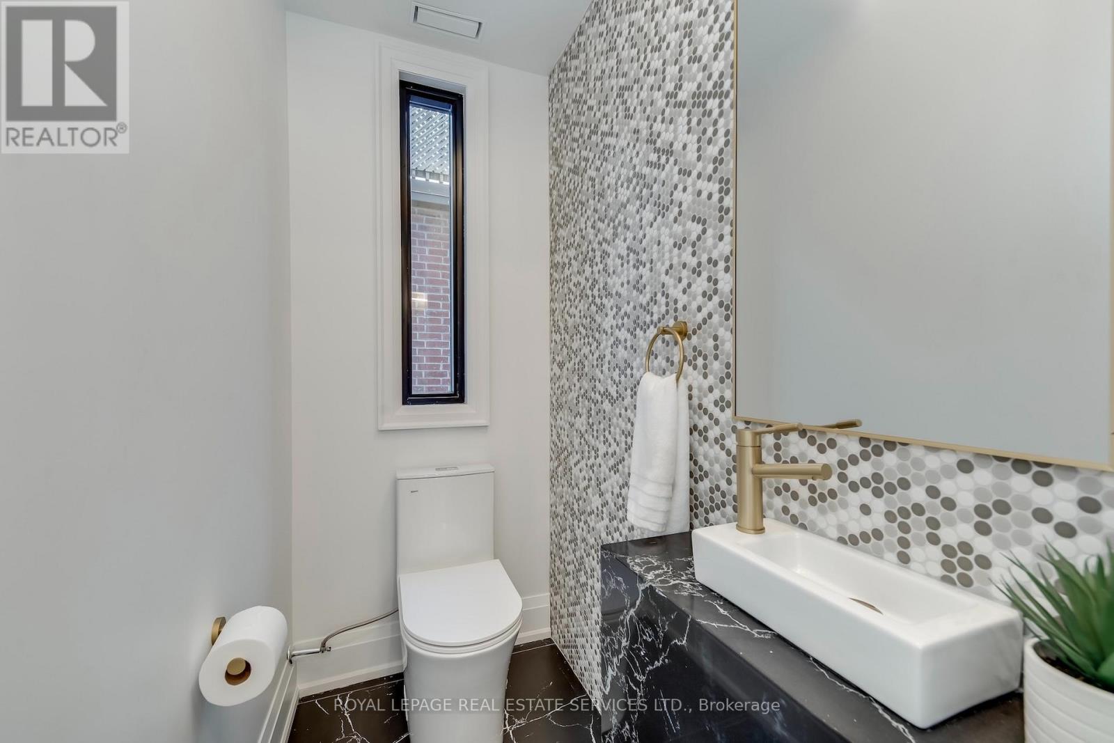 561 Durie Street, Toronto, Ontario  M6S 3H2 - Photo 18 - W13205966