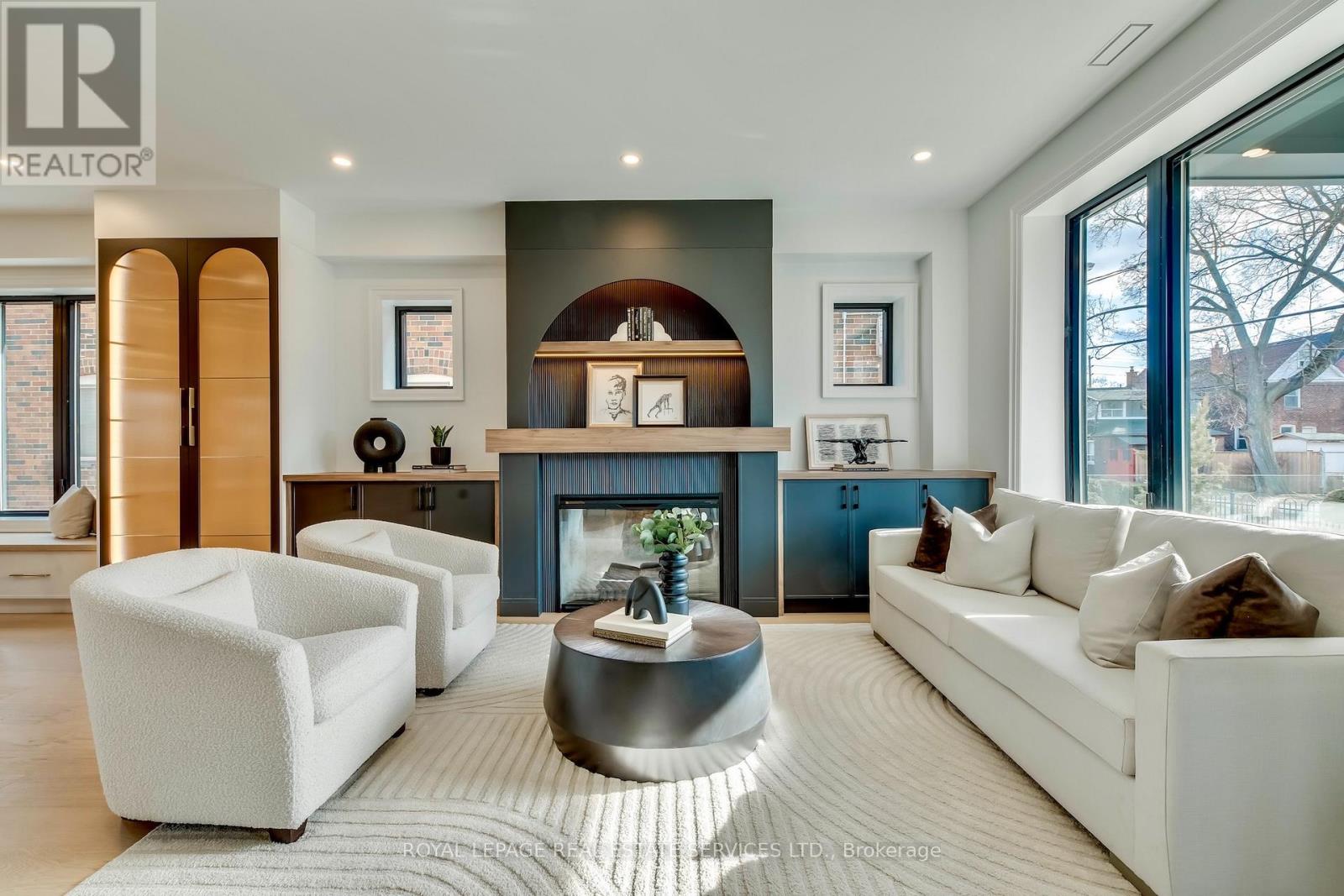 561 Durie Street, Toronto, Ontario  M6S 3H2 - Photo 4 - W13205966