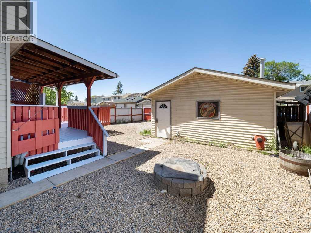 143 Erin Mount Place Se, Calgary, Alberta  T2B 2T3 - Photo 29 - A2308905